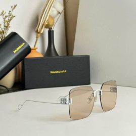 Picture of Balenciga Sunglasses _SKUfw53060596fw